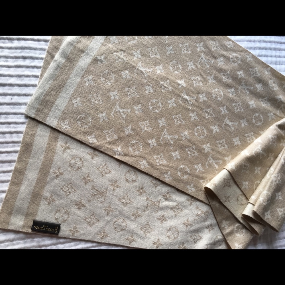 eBay sold* Authentic Louis Vuitton cashmere scarf